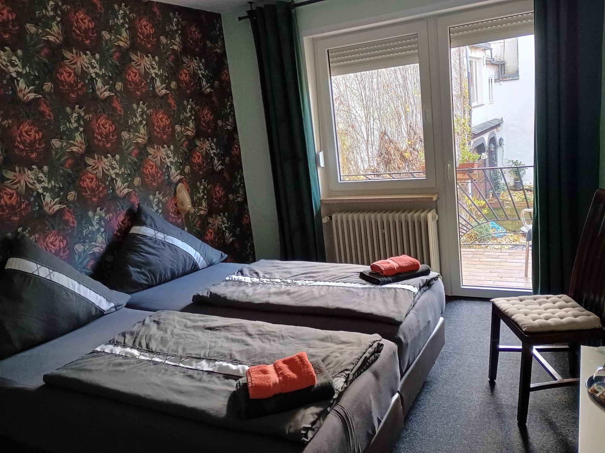 Gasthof Zur Grafschaft Veldenz 外观 照片