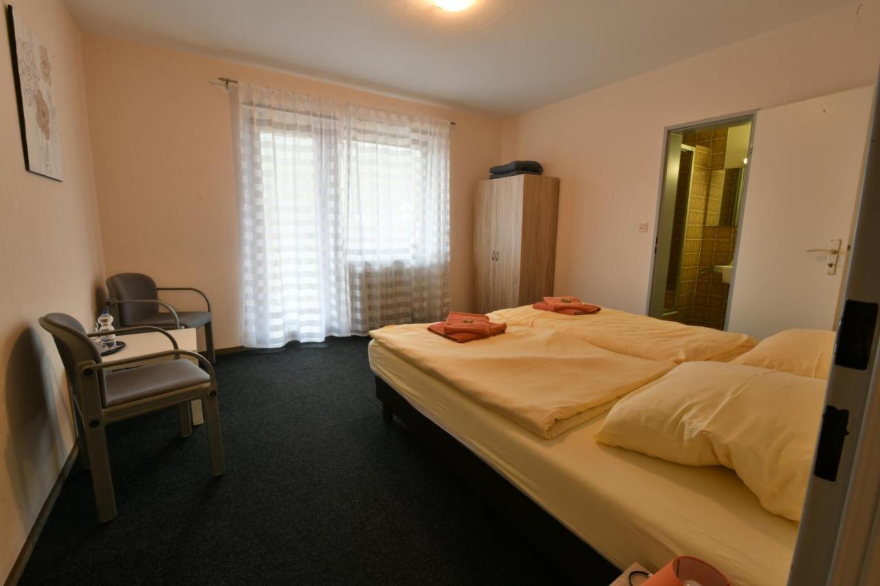 Gasthof Zur Grafschaft Veldenz 外观 照片