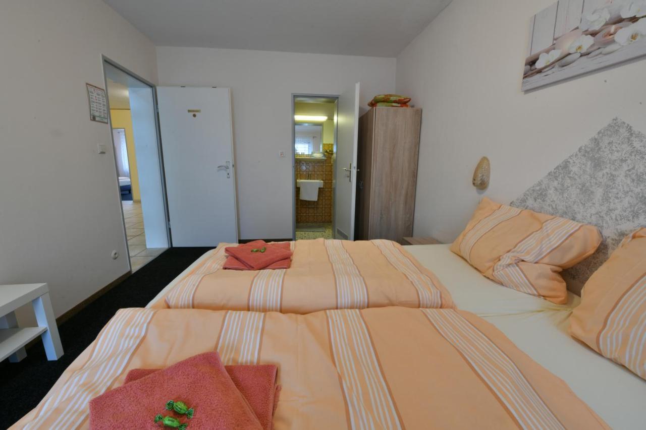 Gasthof Zur Grafschaft Veldenz 外观 照片